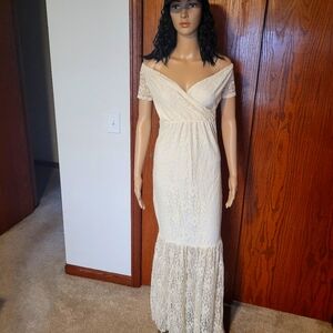 EUC/ Maxi Lace Dress